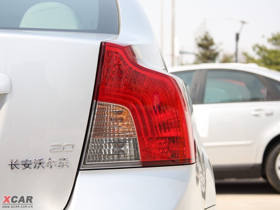 2010���֠���S40 