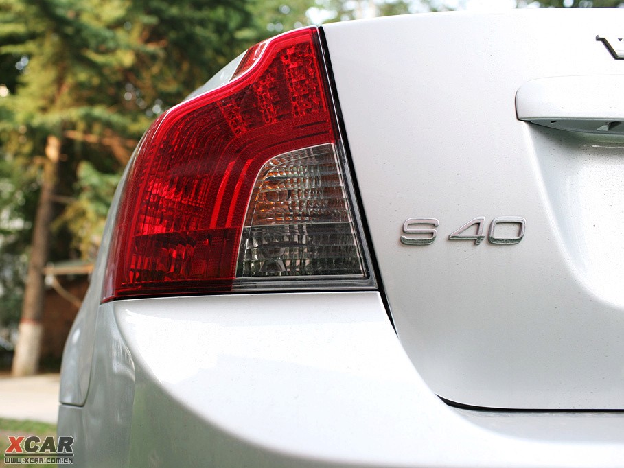 2010���֠���S40 