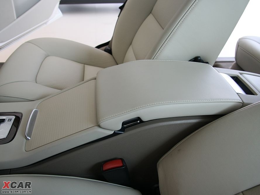 2009���֠���S80L T6 �����