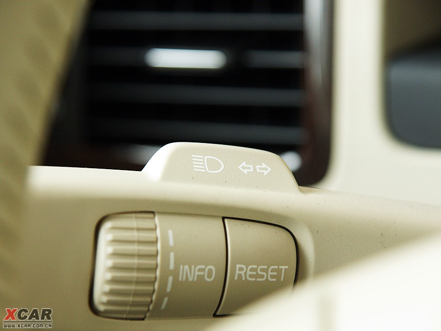 2009���֠���S80L T6 �����