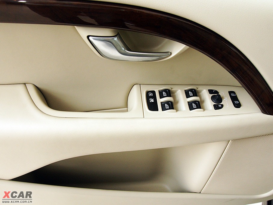 2009���֠���S80L T6 �����