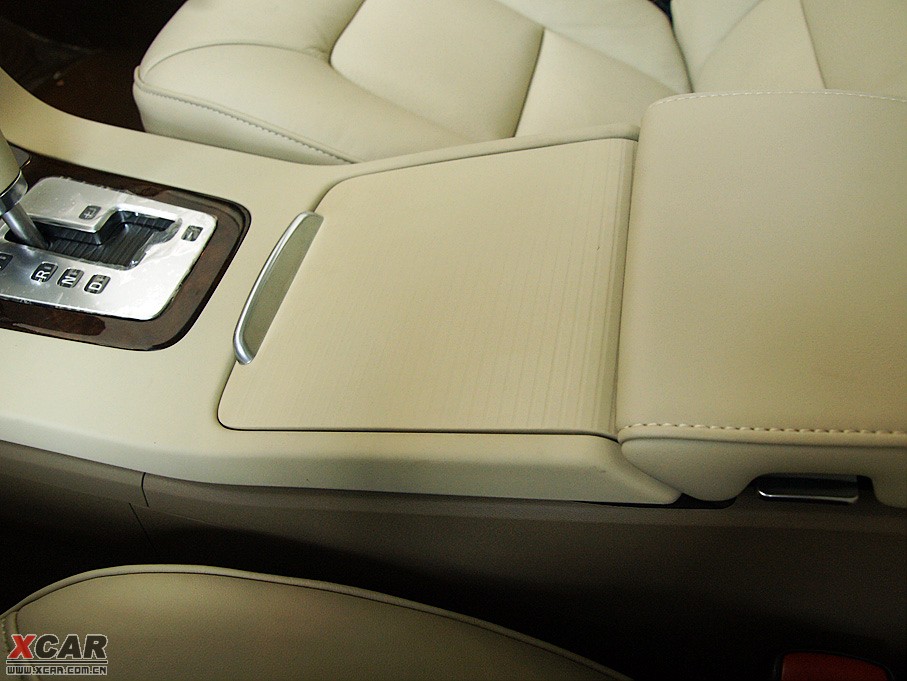 2009���֠���S80L T6 �����