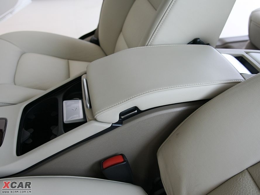 2009���֠���S80L T6 �����