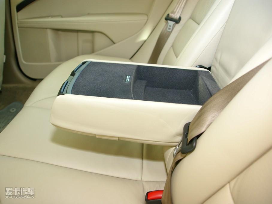 2010���֠���S80L 3.0T T6 ������Ű�