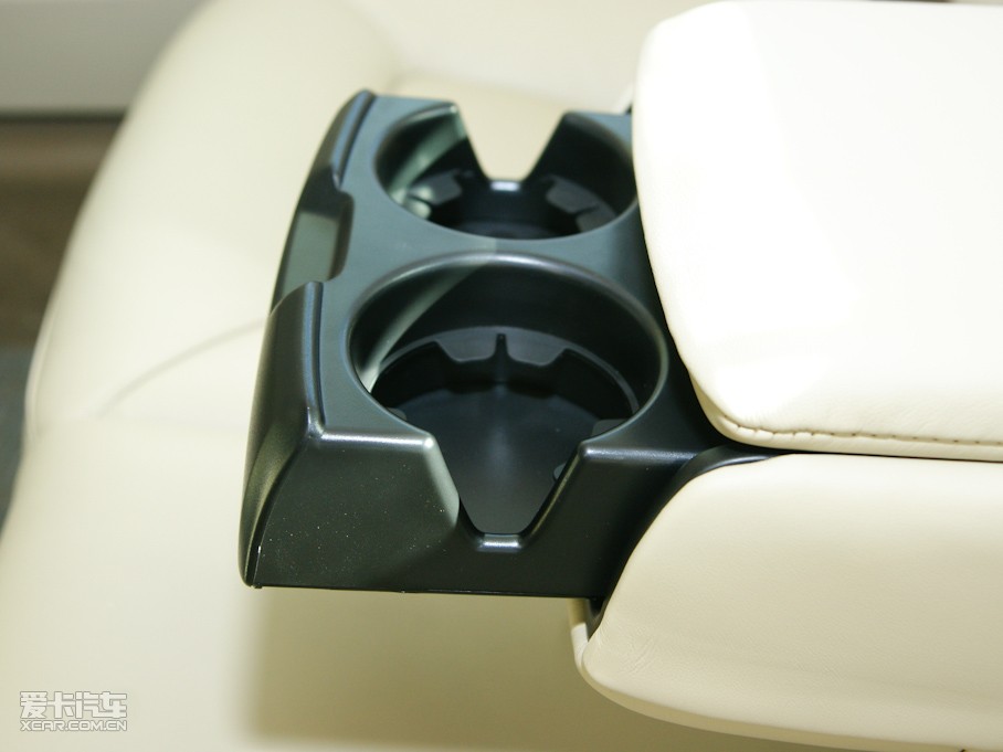 2010���֠���S80L 3.0T T6 ������Ű�