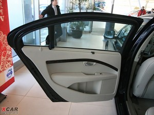 2010款2.5T 两驱智尊版 空间座椅