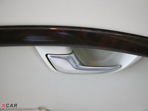 2010款2.5T 两驱智尊版 空间座椅
