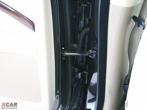 2010款2.5T 两驱智尊版 空间座椅
