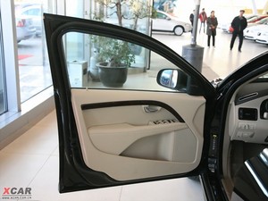 2010款2.5T 两驱智尊版 空间座椅