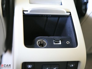 2010款2.5T 两驱智尊版 空间座椅