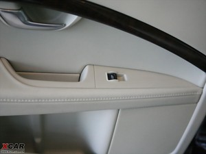 2010款2.5T 两驱智尊版 空间座椅