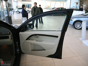 2010款2.5T 两驱智尊版 空间座椅