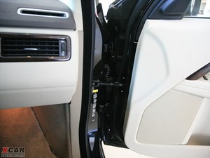 2010款2.5T 两驱智尊版 空间座椅