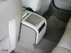 2010款2.5T 两驱智尊版 空间座椅