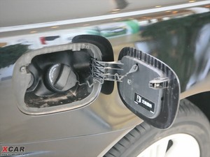 2010款3.0T T6 四驱智尊版 油箱盖