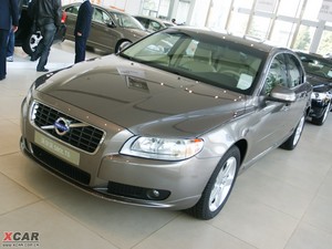2010款2.5T 两驱智雅版 整体外观