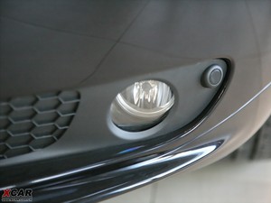 2010款2.5T 两驱智尊版 前雾灯