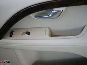 2010款2.5T 两驱智尊版 空间座椅