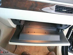 2010款2.5T 两驱智尊版 空间座椅