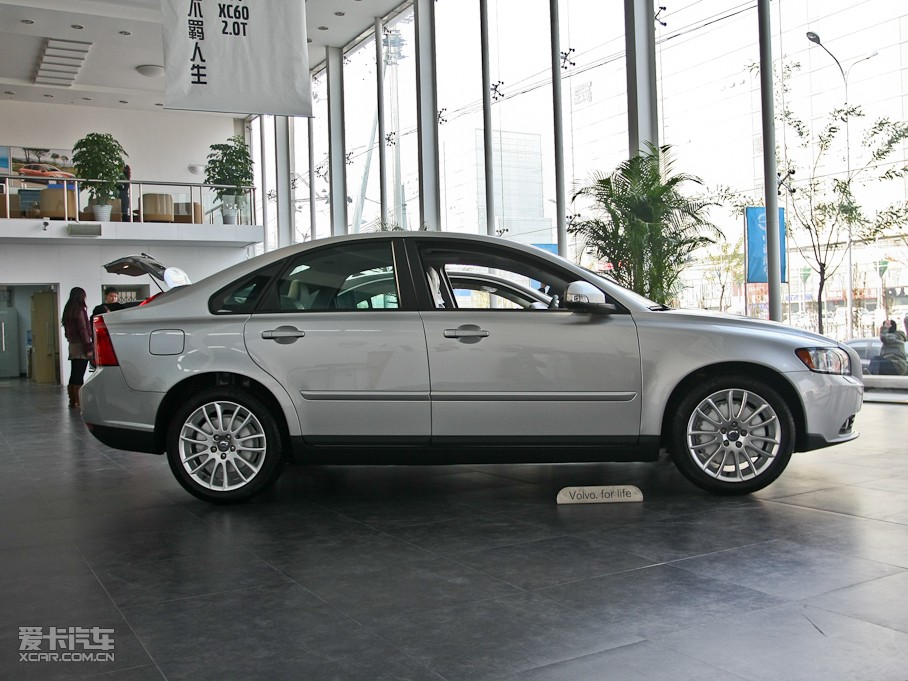 2011���֠���S40 2.0L �Ԅ����Ű�