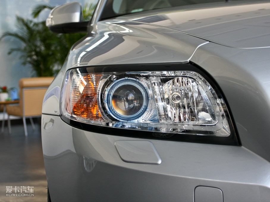 2011���֠���S40 2.0L �Ԅ����Ű�