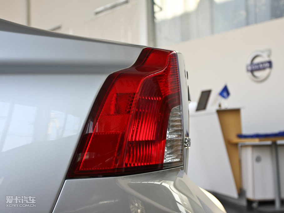 2011���֠���S40 2.0L �Ԅ����Ű�