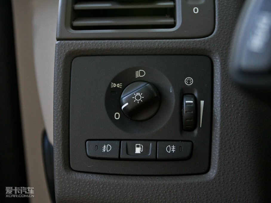 2011���֠���S40 2.0L �Ԅ�(d��ng)���Ű�