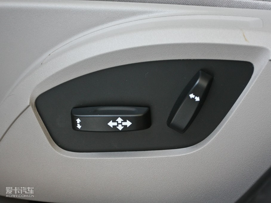 2011���֠���S40 2.0L �Ԅ����Ű�