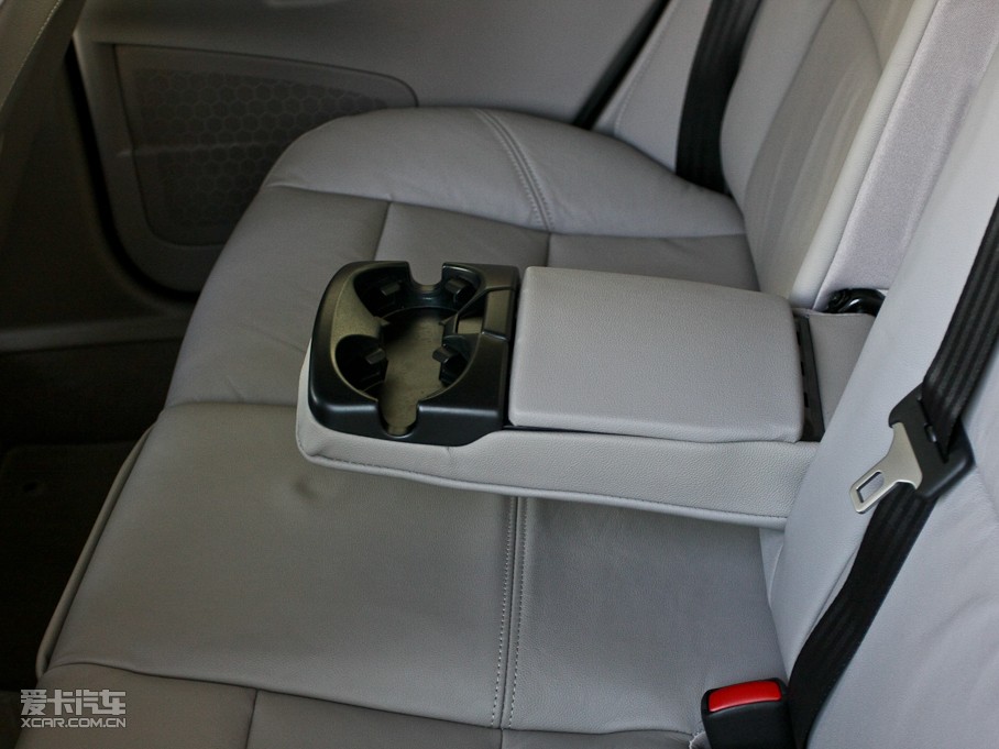 2011���֠���S40 2.0L �Ԅ����Ű�