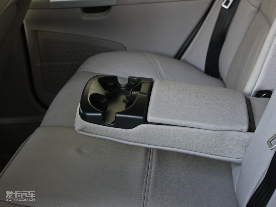 2011���֠���S40 2.0L �Ԅ����Ű�