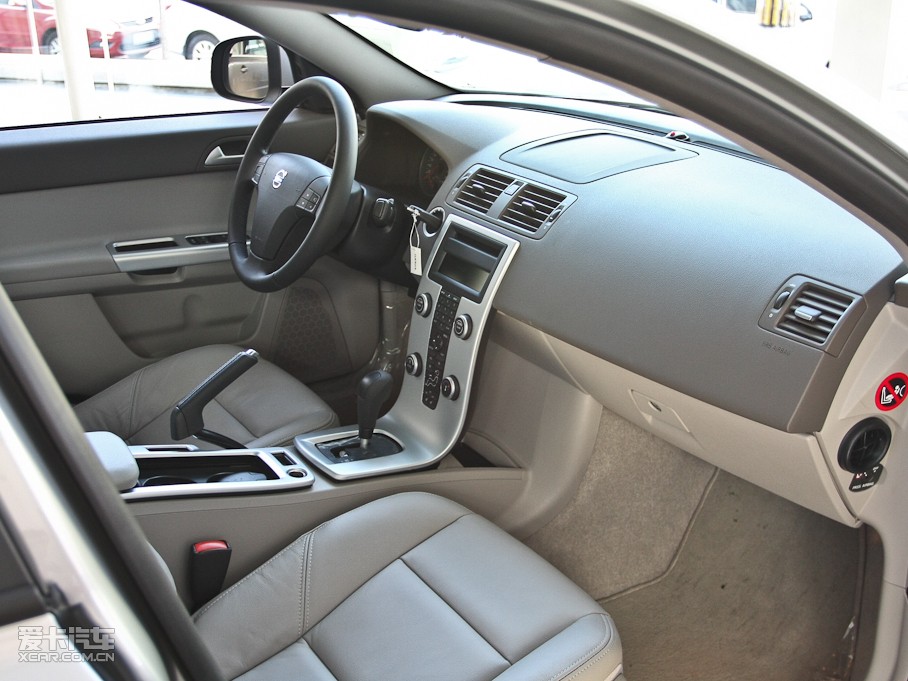 2011���֠���S40 2.0L �Ԅ����Ű�