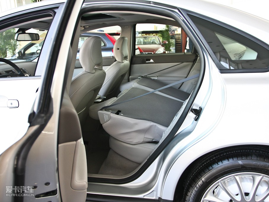 2011���֠���S40 2.0L �Ԅ����Ű�