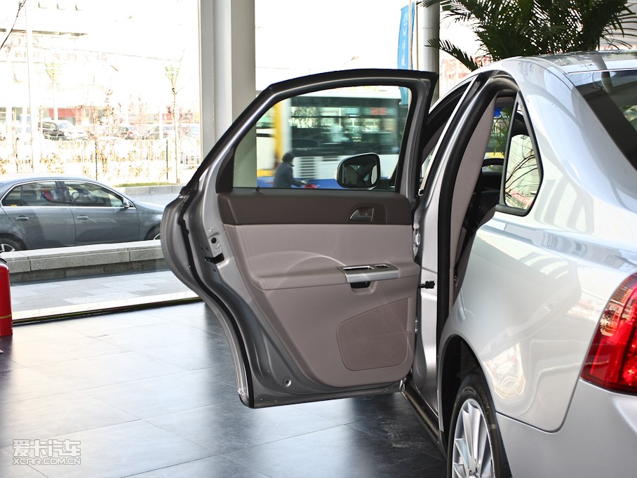 2011���֠���S40 2.0L �Ԅ����Ű�