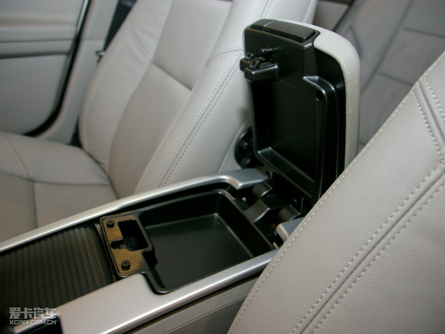 2011���֠���S40 2.0L �Ԅ������