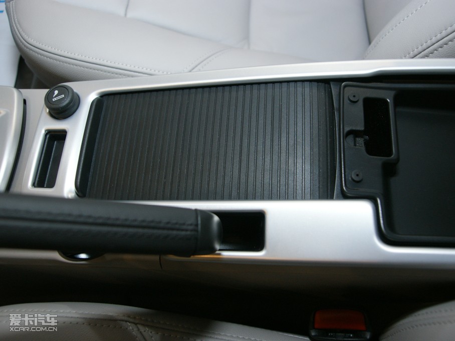 2011���֠���S40 2.0L �Ԅ������