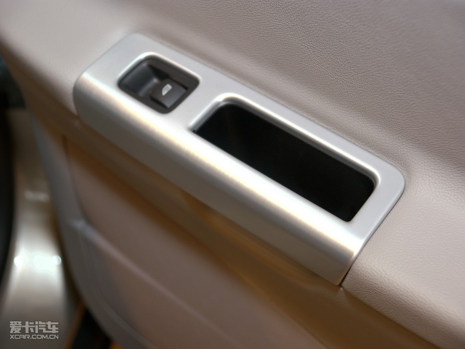 2011���֠���S40 2.0L �Ԅ������