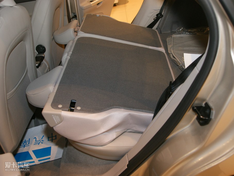 2011���֠���S40 2.0L �Ԅ������