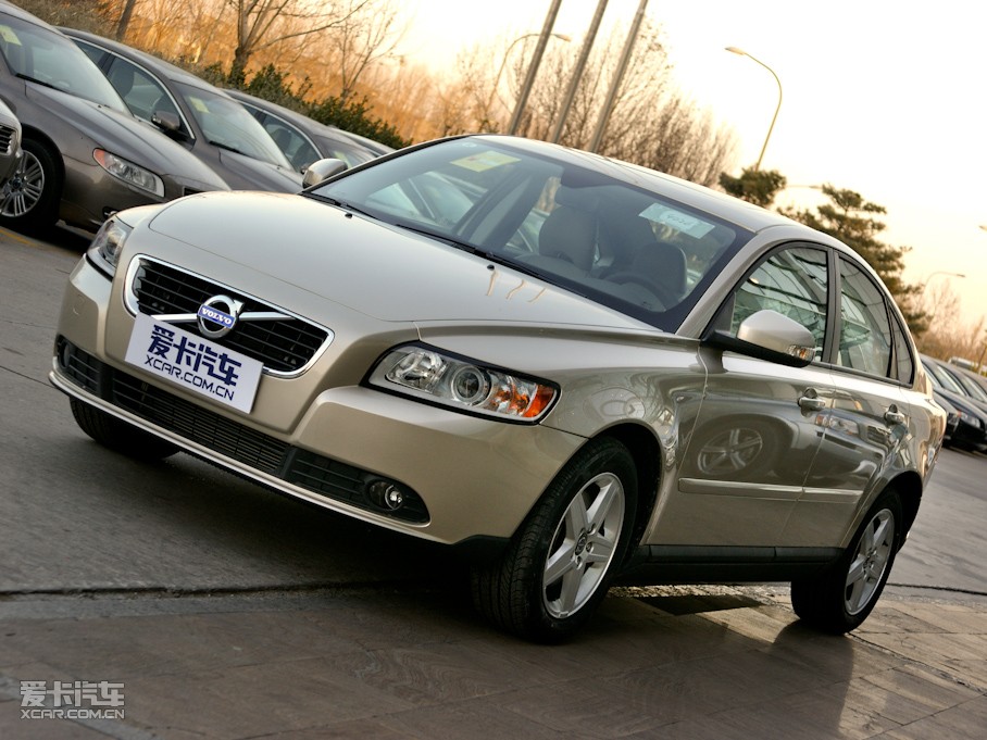 2011ֶS40 2.0L Զа