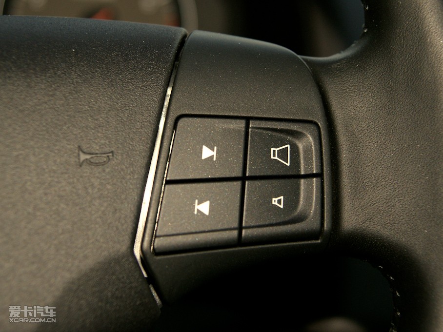 2011���֠���S40 2.0L �Ԅ����а�