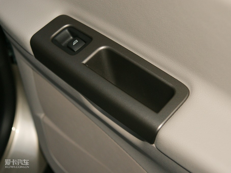 2011���֠���S40 2.0L �Ԅ����а�