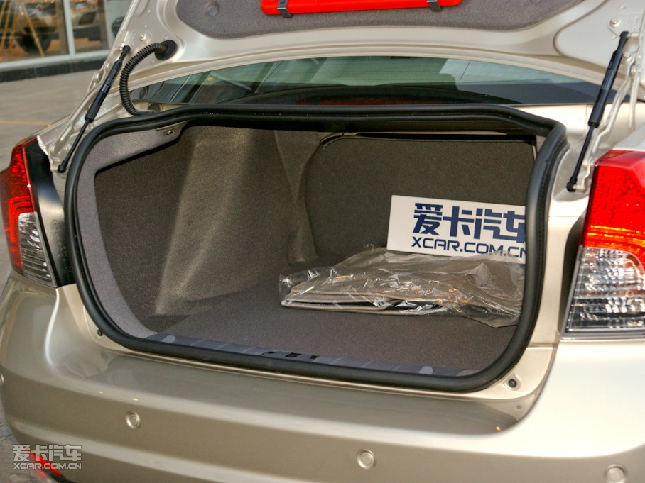 2011���֠���S40 2.0L �Ԅ����а�