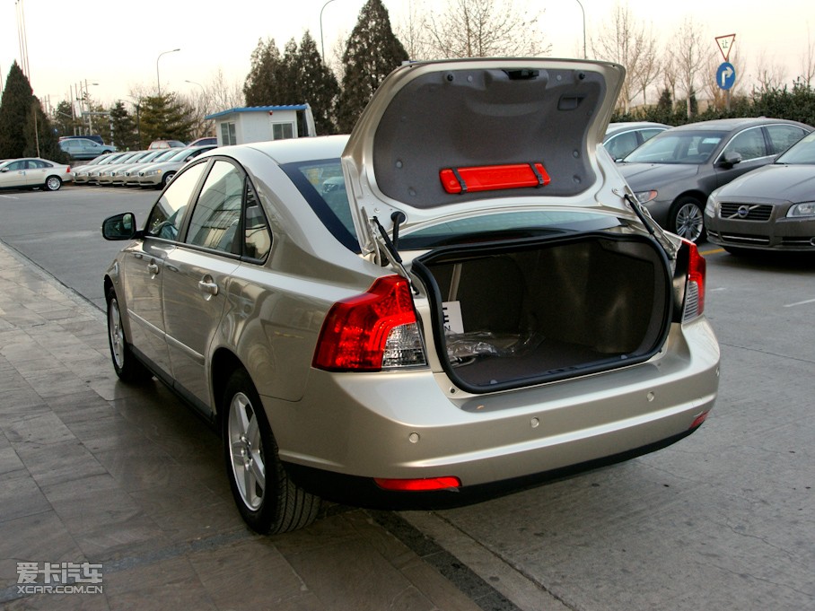 2011���֠���S40 2.0L �Ԅ����а�