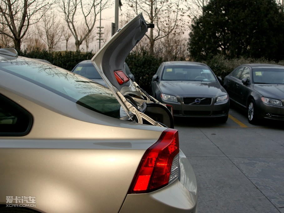 2011���֠���S40 2.0L �Ԅ����а�