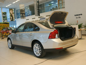 2011款2.0L 自动智尊版 整体外观