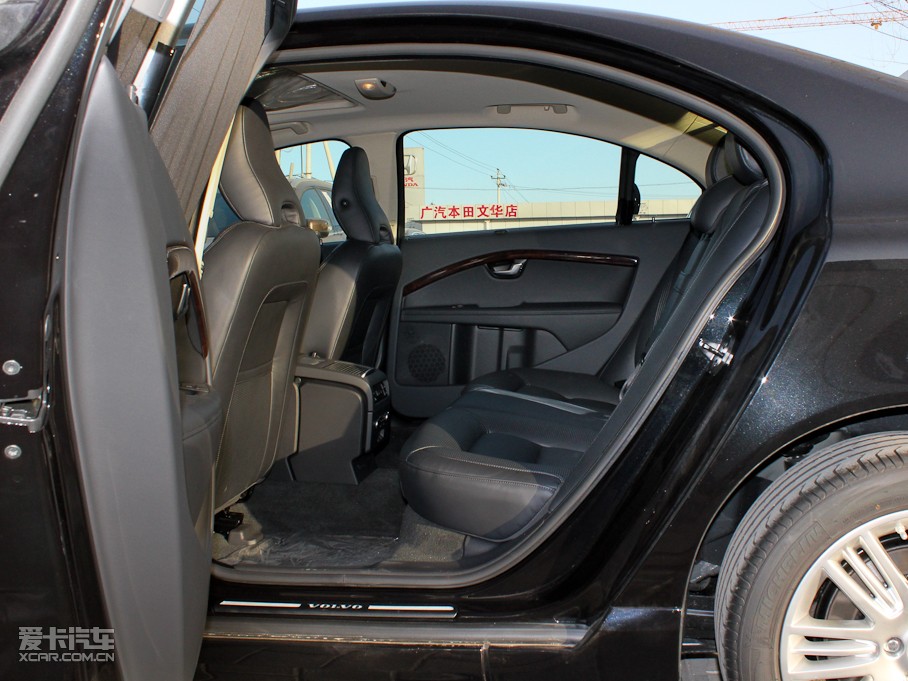 2011֠S80L 3.0T T6 (q)