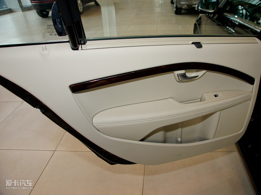 2011֠S80L 3.0T T6 Ű