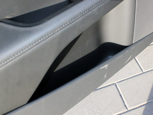 2011款3.0T T6 四驱智尊版 前门储物空间