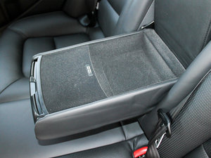 2011款3.0T T6 四驱智尊版 空间座椅
