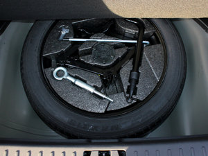 2011款3.0T T6 四驱智尊版 备胎