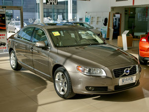 2011款2.0T 两驱智尊版 整体外观